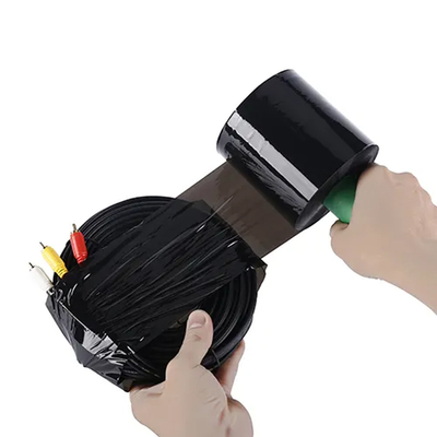 Filme de embalagem preto do envoltório do estiramento de Mini Handheld LLDPE com o distribuidor de gerencio dos punhos para o envoltório das caixas